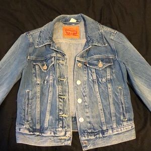 XS Levi’s Jean Jacket